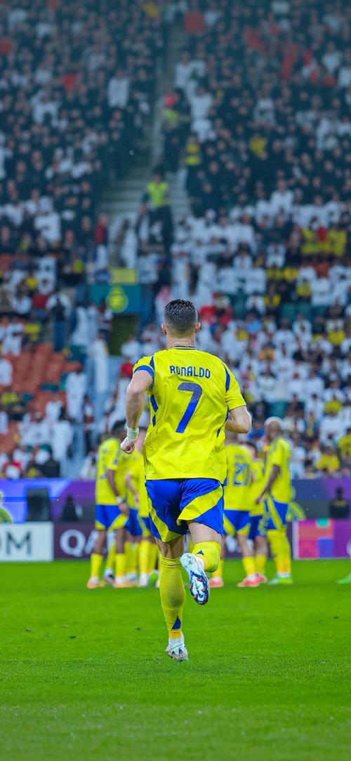 巴萨瞄准巴西天才左后卫！内马尔母队新星或成惊喜引援（巴萨锁定巴西天才左后卫，内马尔母队新星有望成为惊喜之选）