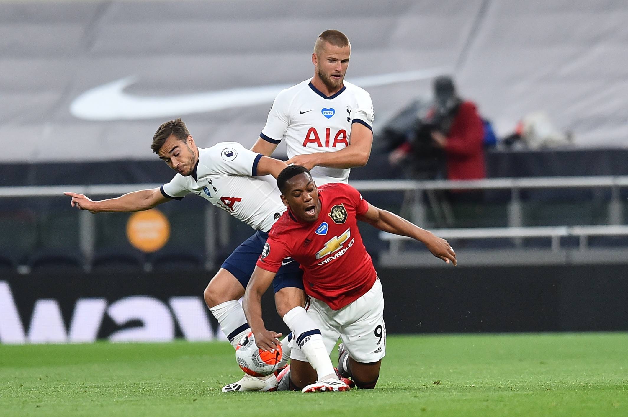 科曼：感谢拜仁邀请我回来，很荣幸与大家分享那些美好时光（科曼：感谢拜仁再度相邀，能与大家重温美好回忆深感荣幸）