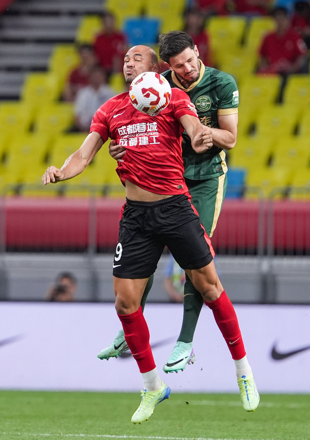 首尔主帅：赛前和林加德讨论过，让他更好地去领导球队（首尔主帅：赛前已与林加德沟通 期望其更好带队）