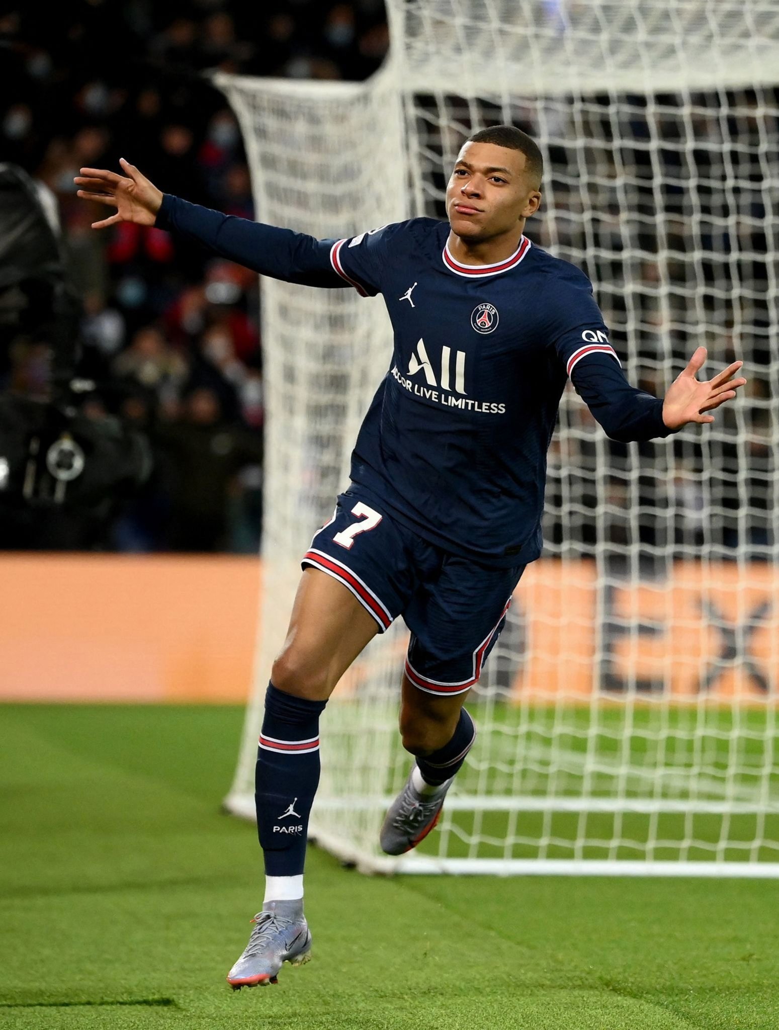 马卡：楚阿梅尼受伤缺阵三周，塞瓦略斯再次迎来比赛机会（马卡：楚阿梅尼伤缺约三周，塞瓦略斯再迎出场机会）