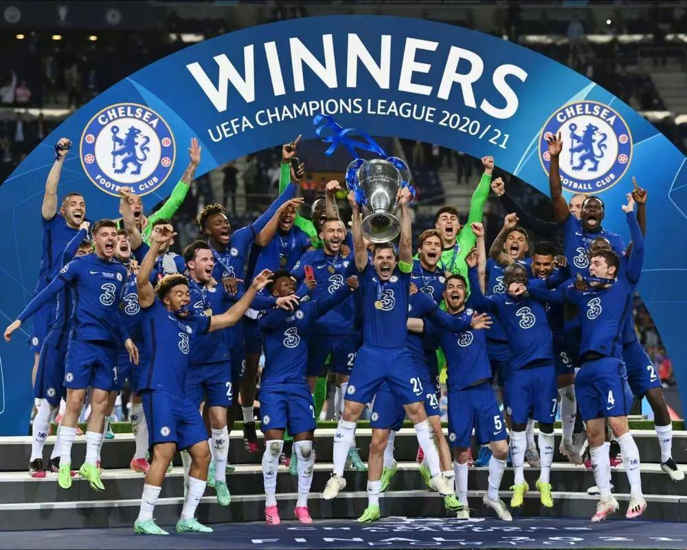 基米希谈阿方索复出：他这段时间很艰难，但总是带来积极能量（基米希：阿方索重返赛场，虽经历艰难却始终带来正能量）