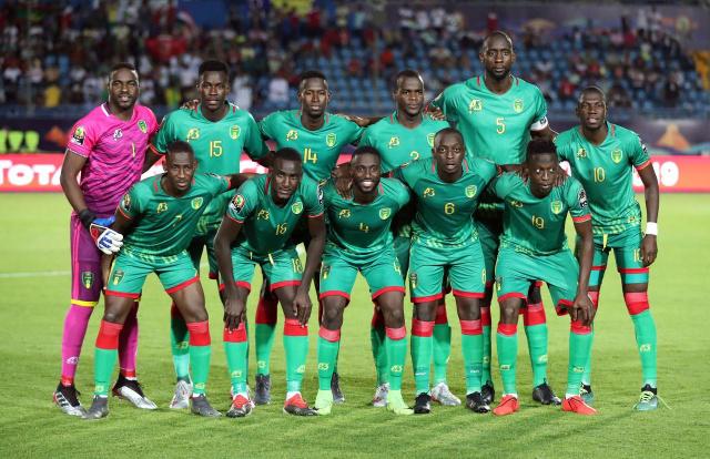 尤文发售圣诞节相关产品，毛衣售价39.9欧元，帽子16.9欧（尤文上新圣诞系列周边：毛衣39.9欧、帽子16.9欧）