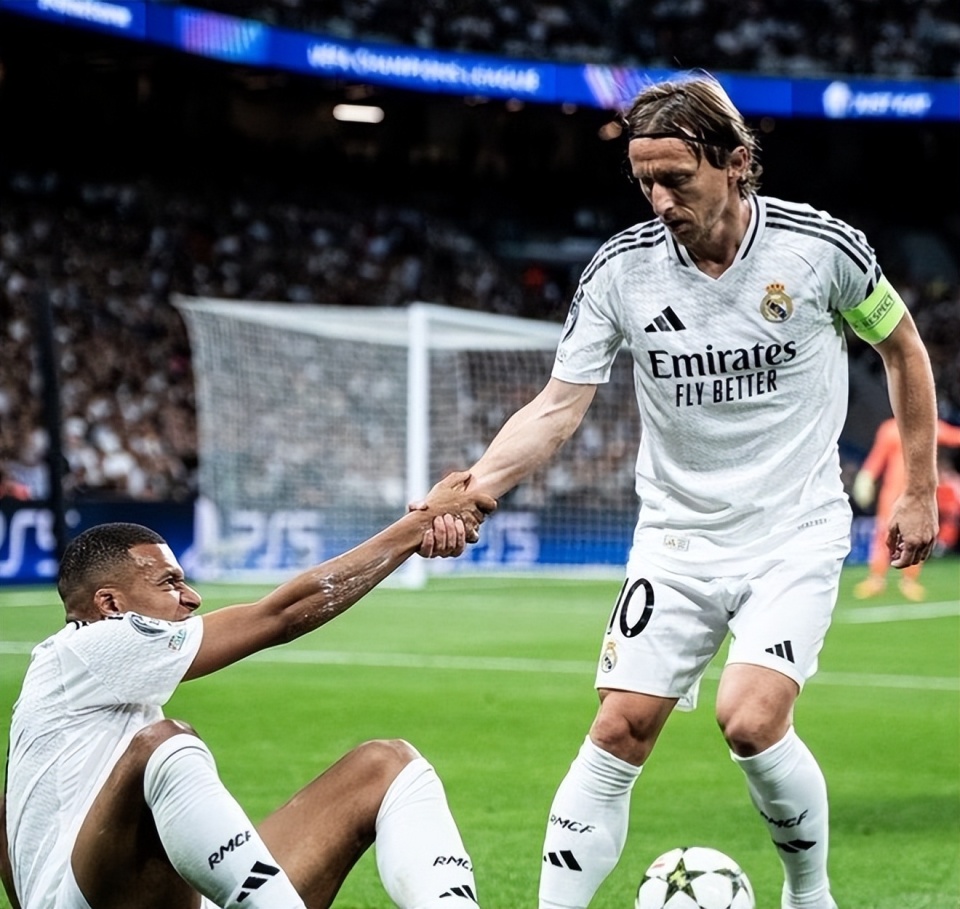 巴媒：内马尔预计下周接受手术，本月底前与桑托斯续约（巴西媒体称内马尔或将于下周手术，预计月底前敲定与桑托斯续约）