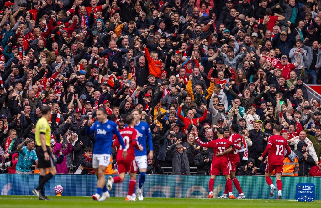 意媒：为避免球迷干扰，斯帕莱蒂决定尤文不在那不勒斯过夜（意媒称，斯帕莱蒂为避球迷干扰，决定尤文赛后不在那不勒斯留宿）