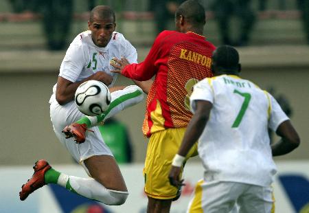 半场战报：维罗纳2-0亚特兰大，焦瓦内、拉菲克-贝尔加利破门（上半场战报：维罗纳2比0领先亚特兰大，焦瓦内与拉菲克-贝尔加利先后破门）