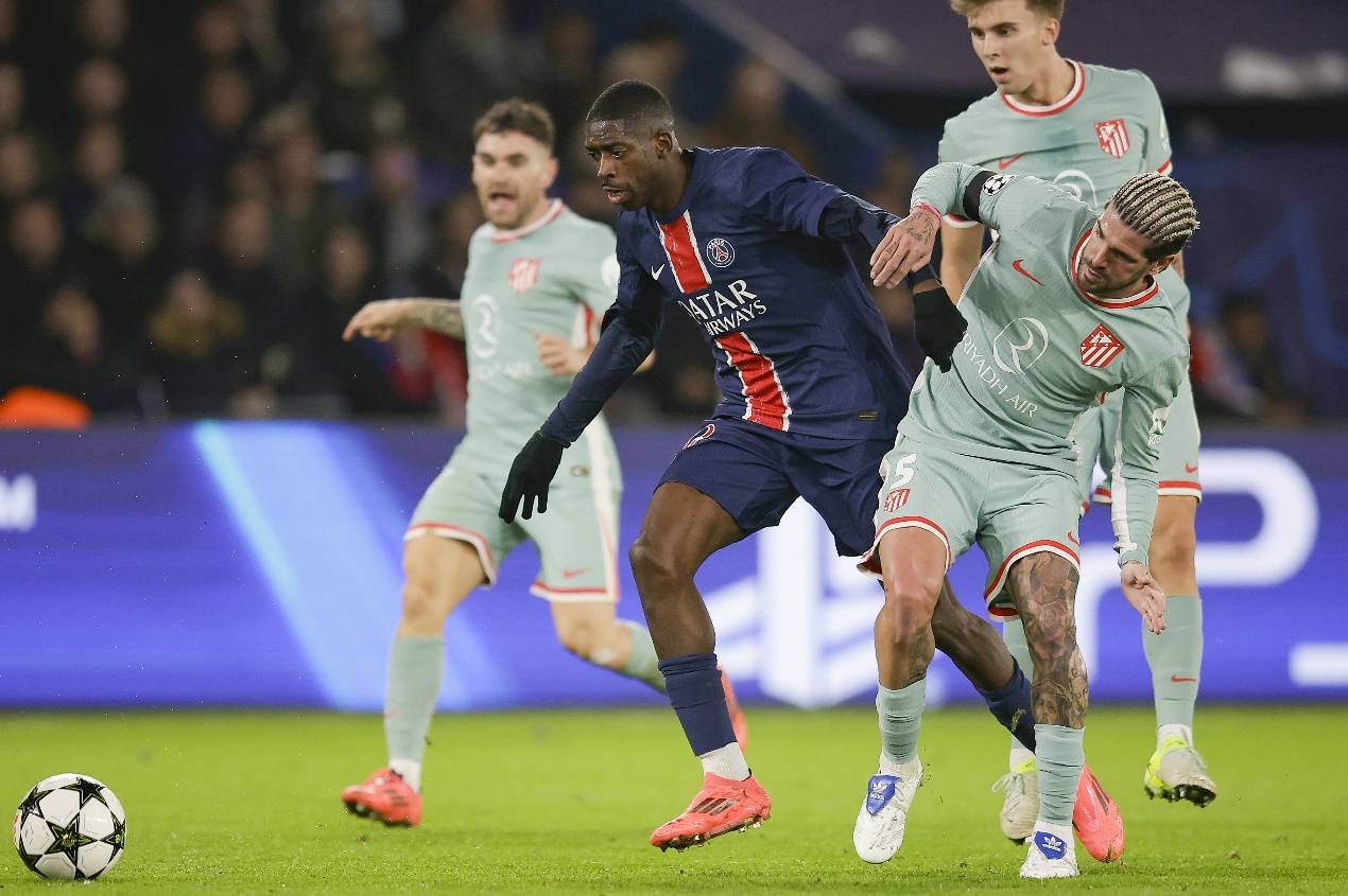 FM26逆天Bug，外场球员“闪现”至门前挡出对方主罚的点球（FM26离谱Bug：外场球员瞬移到门前封堵对手点球）