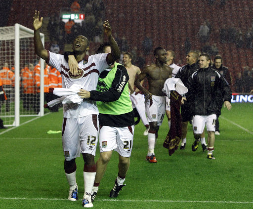 斯帕莱蒂：伊尔迪兹是超顶级球员，弗拉霍维奇肌肉拉伤了（斯帕莱蒂称伊尔迪兹堪称顶尖，弗拉霍维奇遭遇肌肉拉伤）