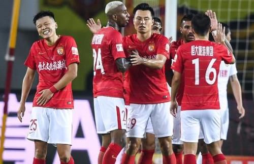 气温未降，“雪”先来了？杭州桐庐滑雪场“开板”，半个月后还有“夜滑”（气温不降雪先至：杭州桐庐滑雪场开板，半月后加开夜滑）