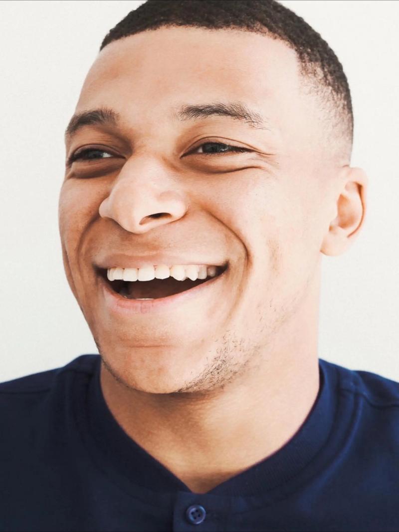 阿斯：利物浦拜仁领跑格伊争夺战，皇马因其高薪高签字费退出（格伊争夺战：利物浦、拜仁领跑，皇马因高薪与签字费退出）